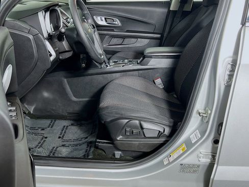 Used 2017 Chevrolet Equinox LS FWD image 31