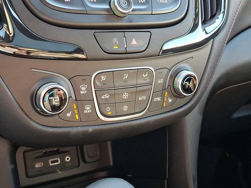 Certified 2023 Chevrolet Equinox RS w/ RS Leather Package image 18