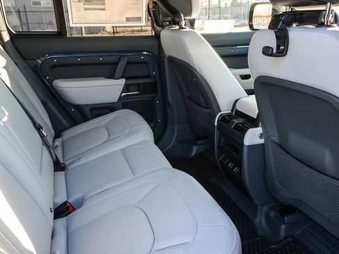 New 2026 Land Rover Defender 110 X-Dynamic SE AWD/4WD image 19