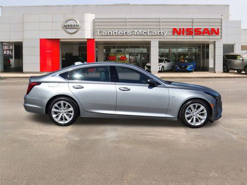 Used 2025 Cadillac CT5 Premium Luxury image 2