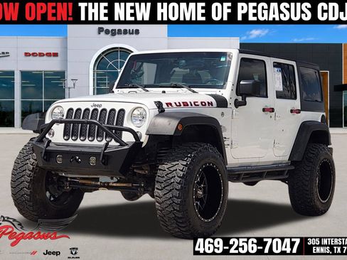 Used 2016 Jeep Wrangler Unlimited Rubicon w/ Connectivity Group AWD/4WD image 2