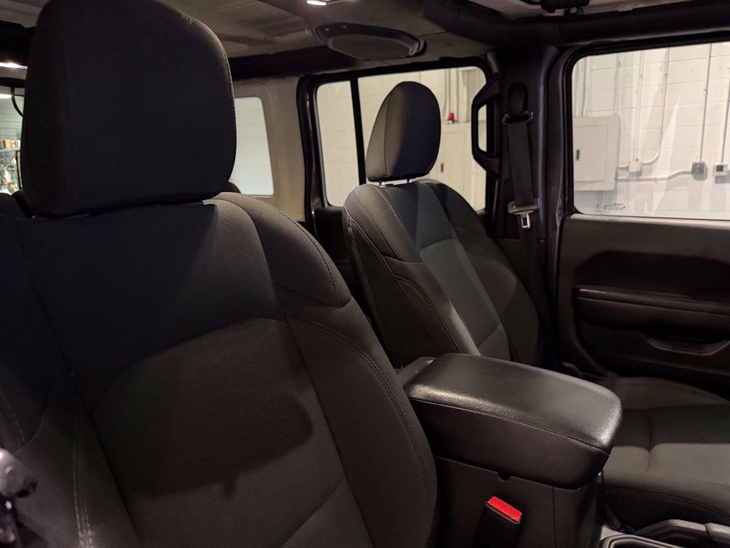 Used 2021 Jeep Wrangler Unlimited Sport AWD/4WD image 37