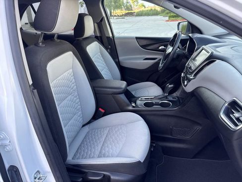 Used 2018 Chevrolet Equinox LT FWD image 14