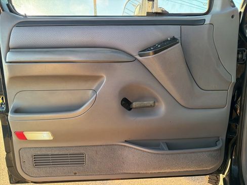 Used 1996 Ford Bronco XLT image 25