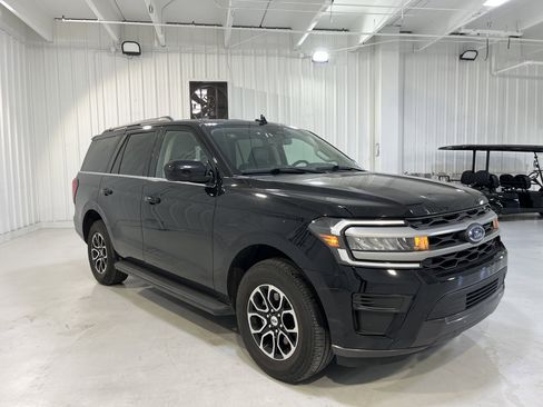 Used 2024 Ford Expedition XLT image 18