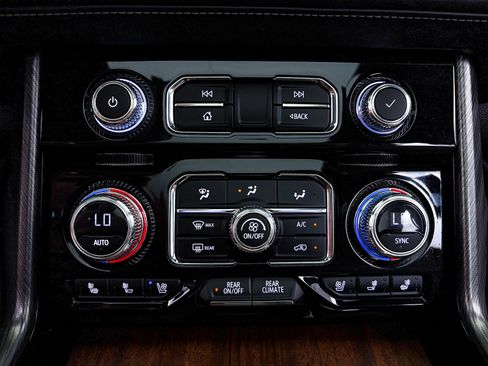 Used 2023 GMC Yukon XL Denali Ultimate AWD/4WD image 30