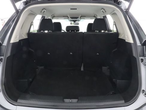 Used 2024 Nissan Rogue SV FWD image 32