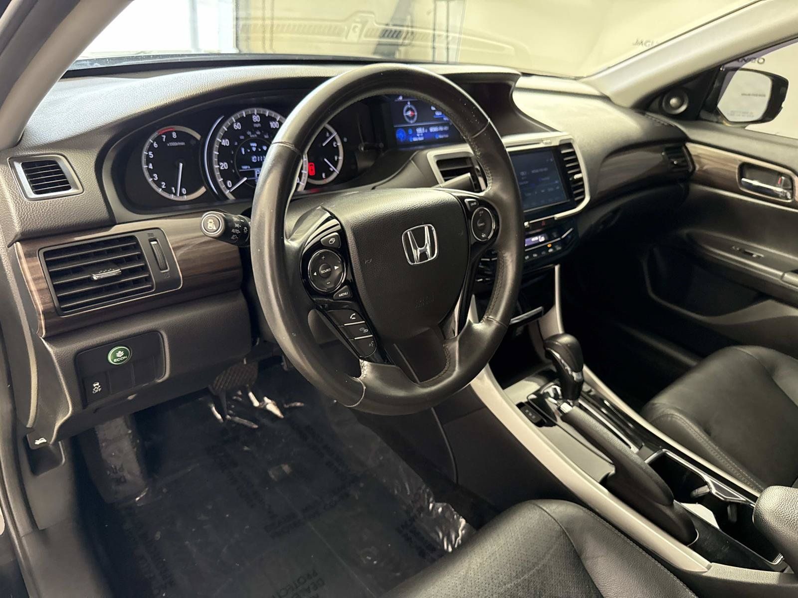 Used 2017 Honda Accord EX-L image 18