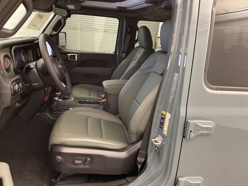 New 2026 Jeep Gladiator Mojave image 16