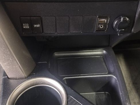 Used 2014 Toyota RAV4 XLE AWD/4WD image 30