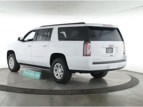 Used 2019 GMC Yukon XL SLT w/ Open Road Package RWD image 8