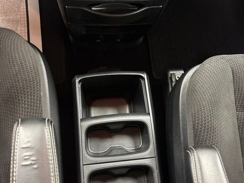 Used 2018 Dodge Grand Caravan SE FWD image 13