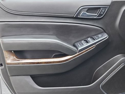 Used 2019 Chevrolet Tahoe LS AWD/4WD image 16