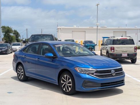 Used 2024 Volkswagen Jetta S FWD image 3