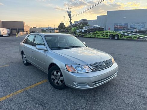 Used 2000 Toyota Avalon XL w/ Option Pkg 3 FWD image 19