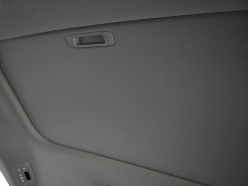 Used 2025 Kia Carnival SX image 38