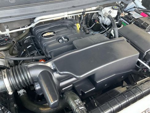 Used 2022 Chevrolet Colorado LT w/ Fleet Safety Package image 14