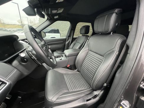 Certified 2024 Land Rover Discovery Metropolitan Edition image 14