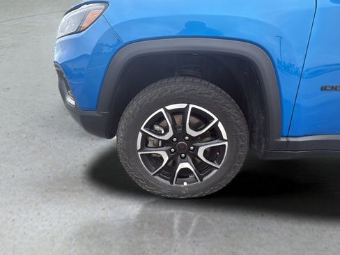 Used 2025 Jeep Compass Trailhawk AWD/4WD image 15