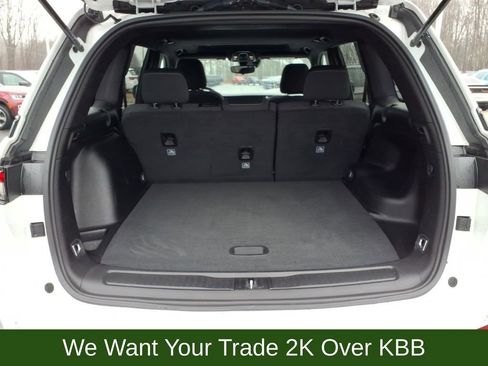 Used 2024 Jeep Grand Cherokee Laredo X image 17