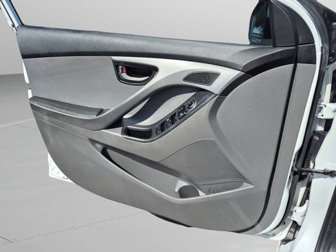 Used 2016 Hyundai Elantra SE FWD image 36