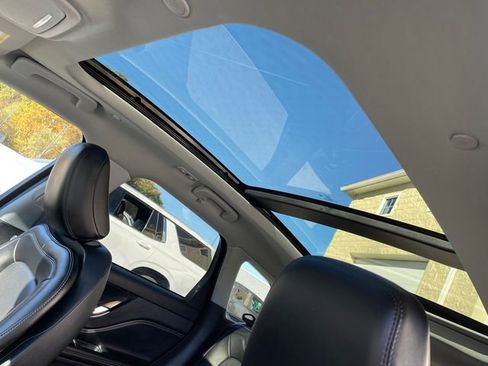 Used 2021 Lincoln Corsair AWD w/ Premium Package image 39