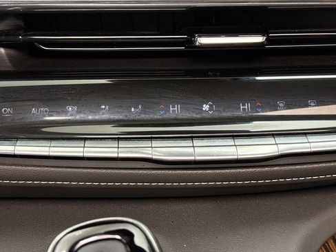 Used 2023 Cadillac Escalade Premium Luxury w/ LPO, Radiant Package image 18