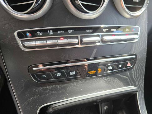 Used 2021 Mercedes-Benz GLC 300 4MATIC image 39