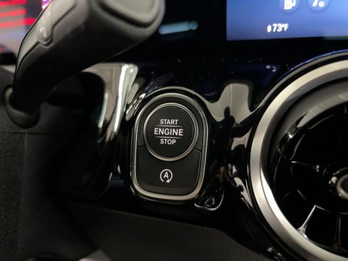 Certified 2025 Mercedes-Benz GLA 250 image 27