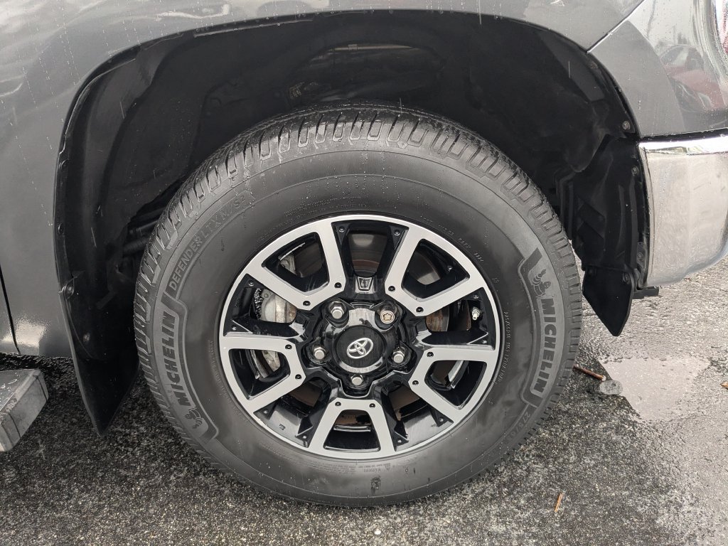 Used 2018 Toyota Tundra Limited w/ Limited Premium Package AWD/4WD image 23
