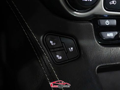 Used 2019 GMC Yukon XL SLT w/ Premium Edition image 34