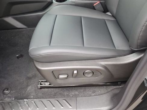 New 2026 Chevrolet Colorado Trail Boss w/ Midnight Edition AWD/4WD image 17
