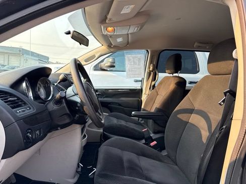 Used 2014 Dodge Grand Caravan American Value Package FWD image 6