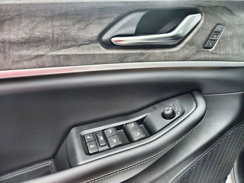 New 2025 Jeep Grand Cherokee L Limited image 5