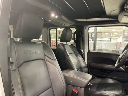 Used 2024 Jeep Wrangler Unlimited Sahara w/ Technology Group AWD/4WD image 14