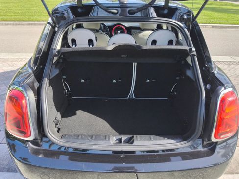 Used 2020 MINI Cooper 4-Door Hardtop w/ Signature Upholstery Package image 44