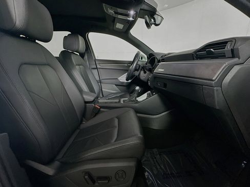 Used 2023 Audi Q3 2.0T Premium w/ Convenience Package image 8