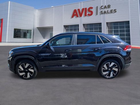 Used 2025 Volkswagen Atlas Cross Sport SE FWD image 10