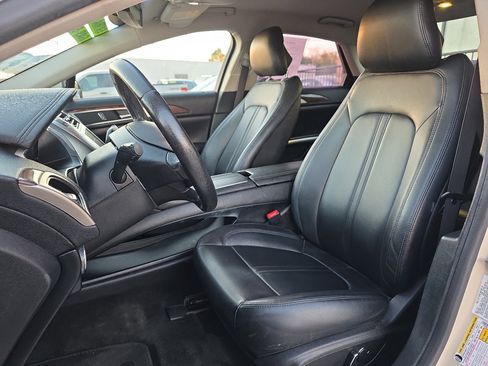 Used 2016 Lincoln MKZ Hybrid image 11