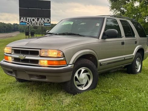 Used 2001 Chevrolet Blazer LT w/ Preferred Equipment Group AWD/4WD image 1