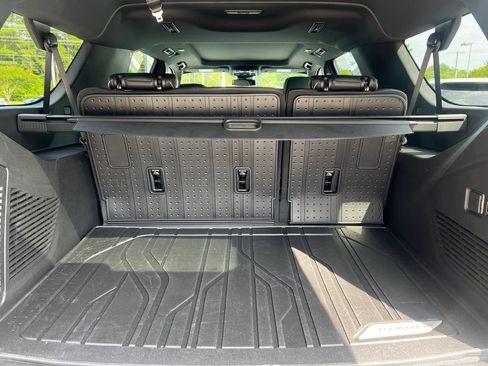 New 2026 Chevrolet Suburban Premier w/ Sun And Tow Package AWD/4WD image 22