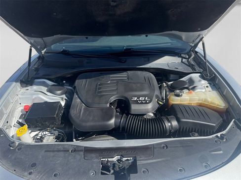 Used 2020 Dodge Charger SXT image 9