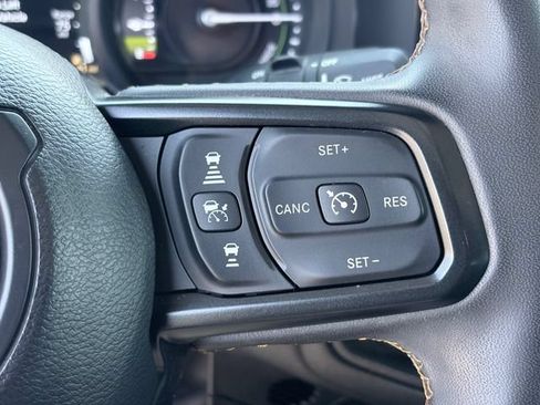 Used 2024 Jeep Wrangler Unlimited AWD/4WD image 14