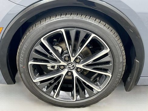 New 2026 Toyota Prius XLE FWD image 8