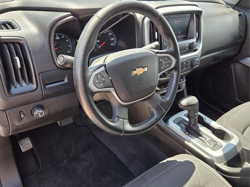 Used 2021 Chevrolet Colorado LT w/ LT Convenience Package RWD image 12