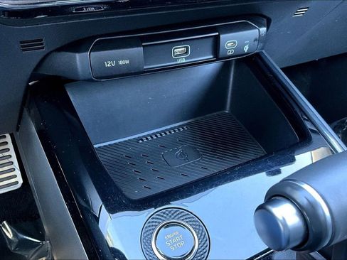 Used 2023 Kia Niro EX Touring image 16