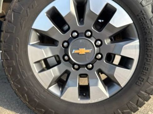 Used 2024 Chevrolet Silverado 2500 Custom w/ Custom Value Package AWD/4WD image 13
