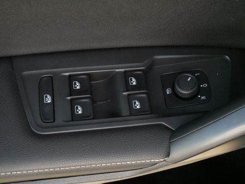 Used 2024 Volkswagen Tiguan S AWD/4WD image 19