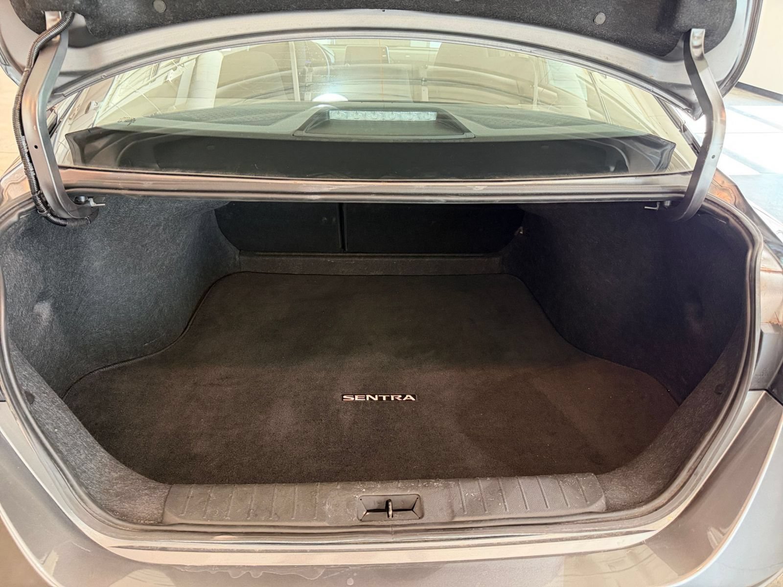 Used 2025 Nissan Sentra SV FWD image 29