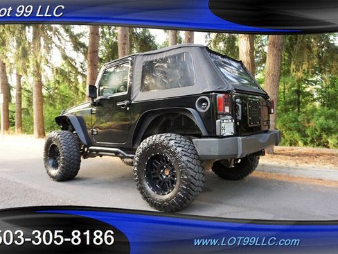 Used 2007 Jeep Wrangler Sahara w/ Dual Top Group AWD/4WD image 11